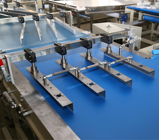 Foshan Upper CE ISO Automatic Bakery Flow Packing Machine