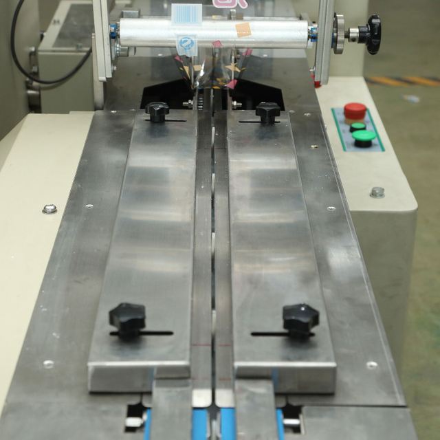 Croissants Packaging Machine