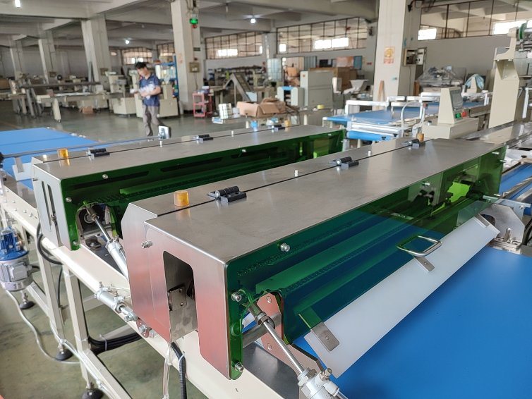 Automatic Coated Wafers Biscuit Feeding Packing Machine