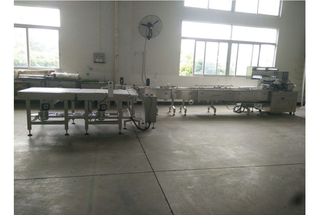 Full Automatic Candy /Cake/Wafer/Chocolate Horizontal Wrapping Machine/ Packing Line