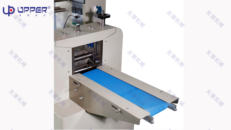 Bread Food Bag Horizontal Flow Packaging Machine Sealing Wrapping Machine KN95 Face Mask Pouch Packaging Machine