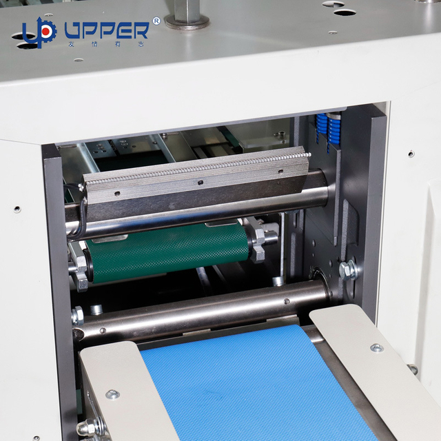 Plastic Card Play Card IC Card Packing Machine Flow Packaging Machine Wrap Machine