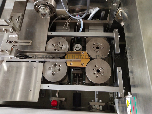 Full Automatic High Speed Bread Biscuit Cookies Mask Nuts Bar Energy Bar Chocolate Bar Packaging Machinery Automatic Packing Machine