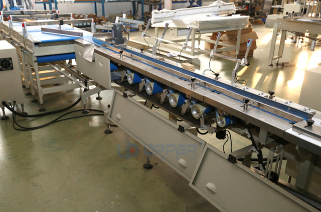 Pillow Automatic Horizontal Chocolate Bar Cake Wafer Biscuit Cookiesoap Shrink Cartoning Flow Packaging Line Food Packer Flow Pack Wrap Packing Wrapping Machine