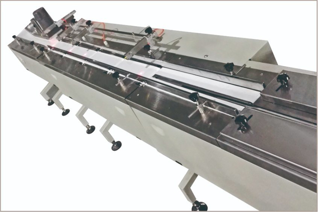 Autoamtic Confectionery Chapati Sandwich Croissant Wafer Bakery Food Laminated Pouch Packing Machine Price