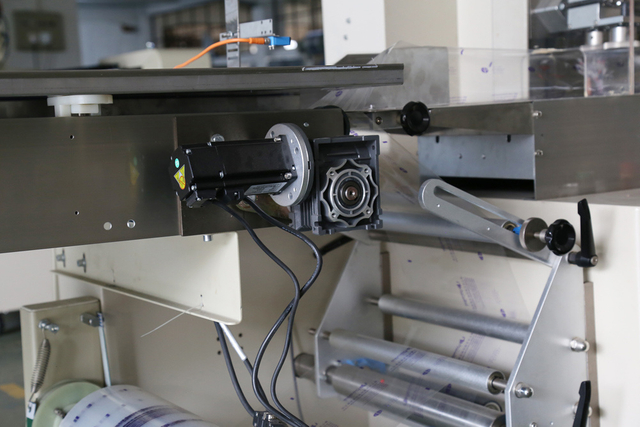 Automatic Fruit Vegetable Carrot Pouch Flow Horizontal Packing Packaging Machine