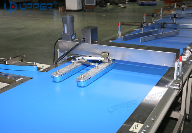 Chocolate Energy Bars Biscuit Cupcake Muffins Bread Croissant Automatic Flow Packing Machine