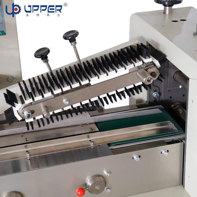 Biscuits Noodles Breads Burgers Buns Flow Food Packing Packaging Machine Machinery