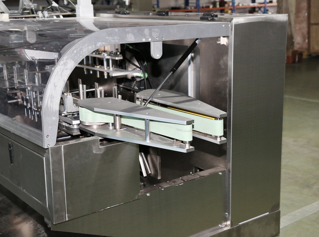 Snack Food Box Packaging Machine Bread Bun Chocolate Bar Carton Packing Machine