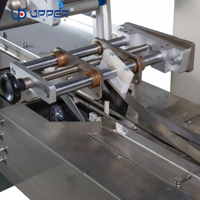 Customized Price Concessions Flake Seaweed Dried Pork Chocolate Independent Small Packaging Horizontal Automatic Plastic Packaging Machinery