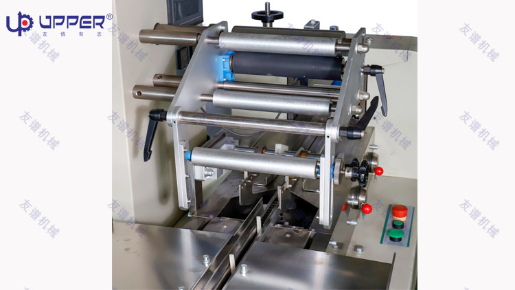 Bread Food Bag Horizontal Flow Packaging Machine Sealing Wrapping Machine KN95 Face Mask Pouch Packaging Machine