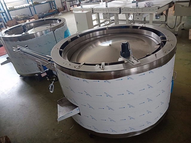 Turntable Feeding System Automation Packing Line Packaging Machine Chewing Gum Sweets Cotton Candy Chocolate Bar Cereal Stick Pillow Flow Wrapping Candy